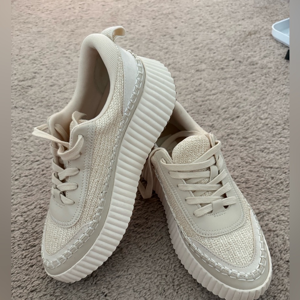 Dolce Vita Denae Cream Platform Sneakers